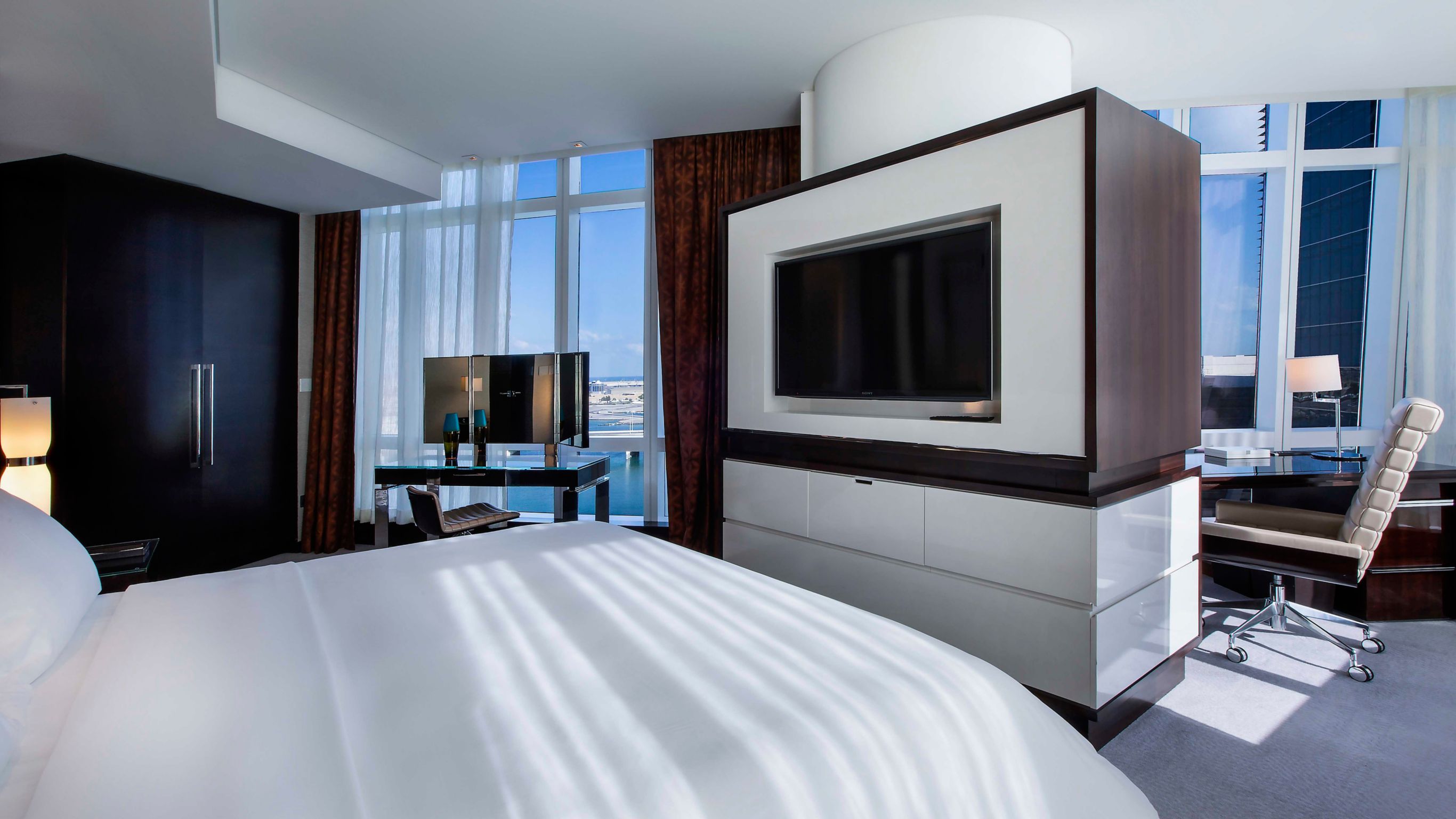 Deluxe One Bedroom Suite